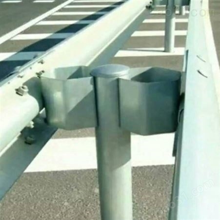 盛业交通设施 定制护栏板配件防阻块 高速公路波形护栏板托架 热镀锌喷塑防阻块