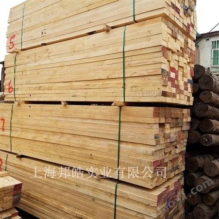 邦皓木业辐射松木条木方实木板材家具打包装木材